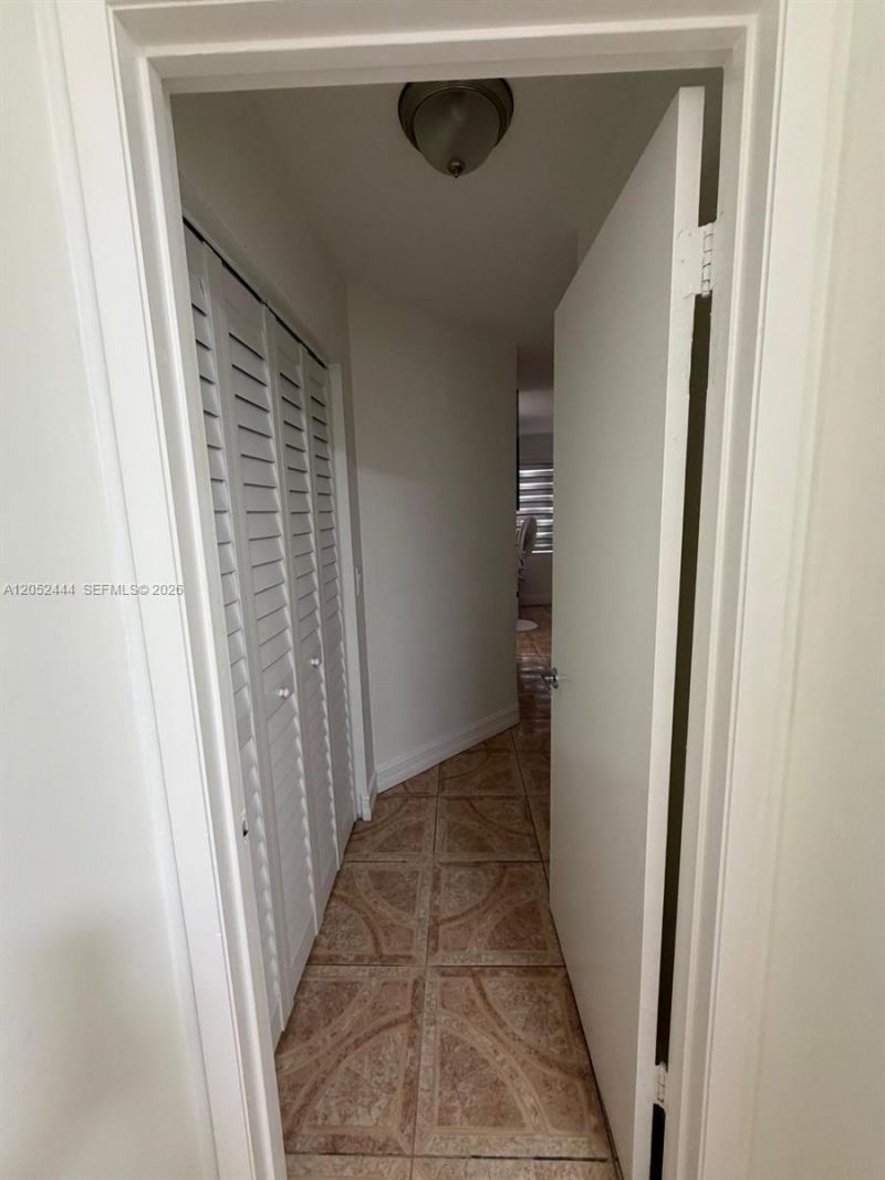 2760 W 63rd Pl, Unit 106-23, Hialeah, FL 33016 Photo