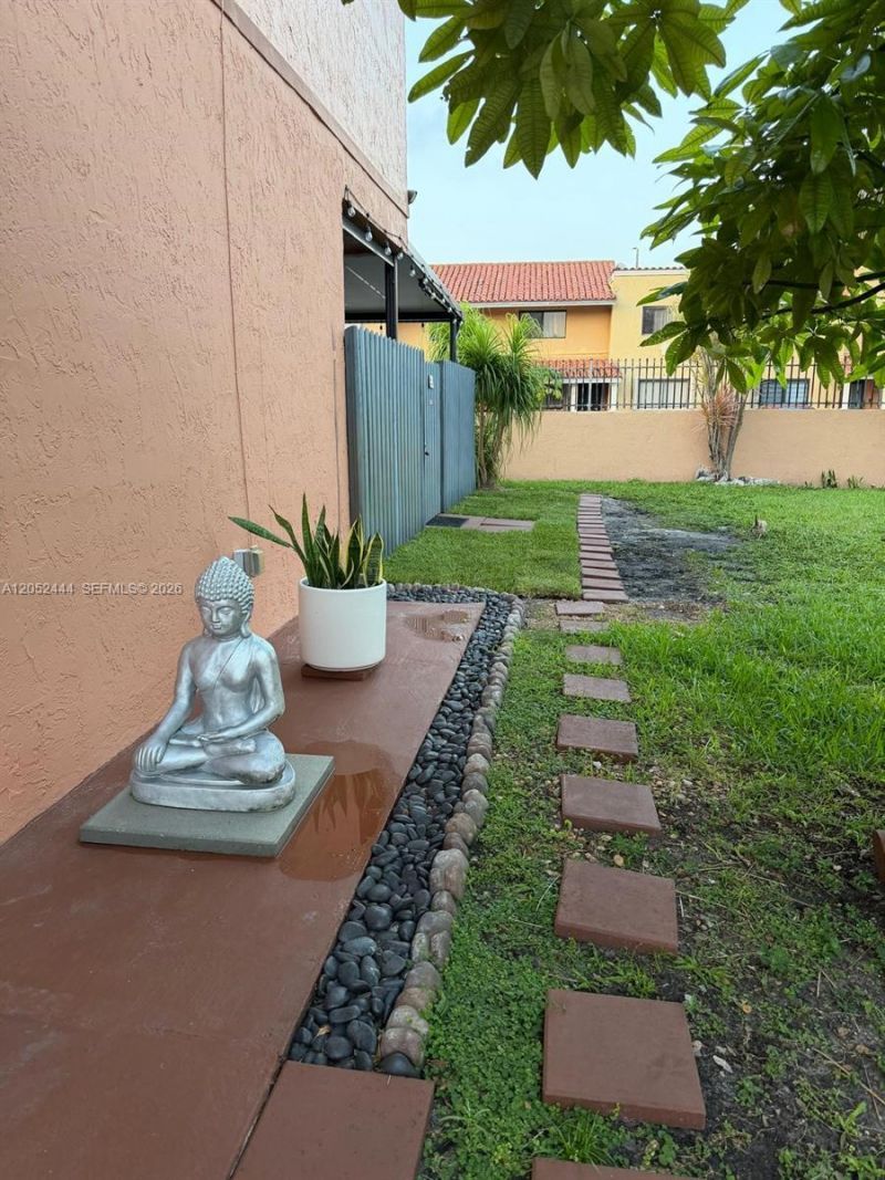 2760 W 63rd Pl, Unit 106-23, Hialeah, FL 33016 Photo