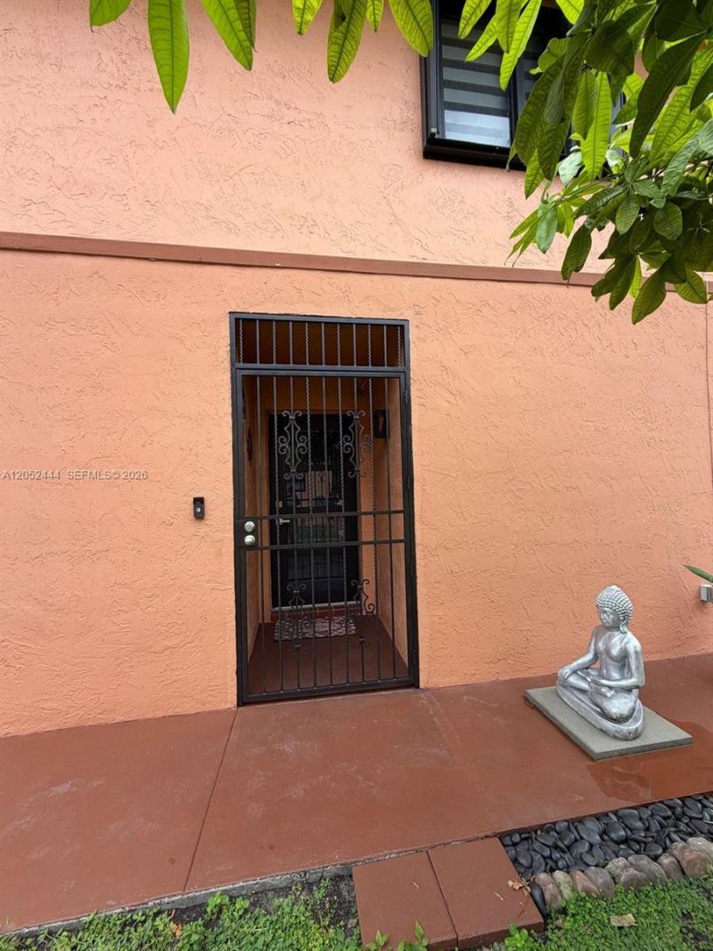 2760 W 63rd Pl, Unit 106-23, Hialeah, FL 33016 Photo
