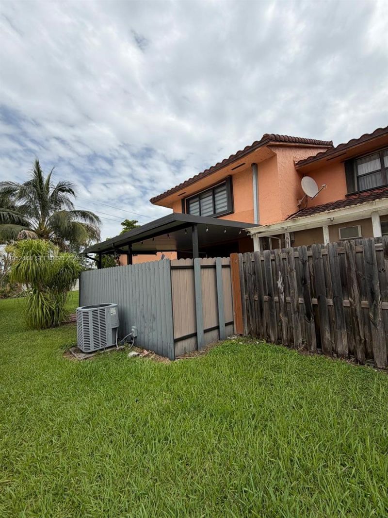 2760 W 63rd Pl, Unit 106-23, Hialeah, FL 33016 Photo