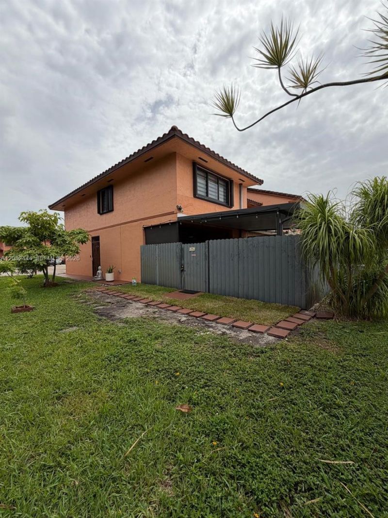 2760 W 63rd Pl, Unit 106-23, Hialeah, FL 33016 Photo