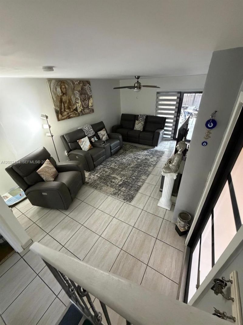 2760 W 63rd Pl, Unit 106-23, Hialeah, FL 33016 Photo