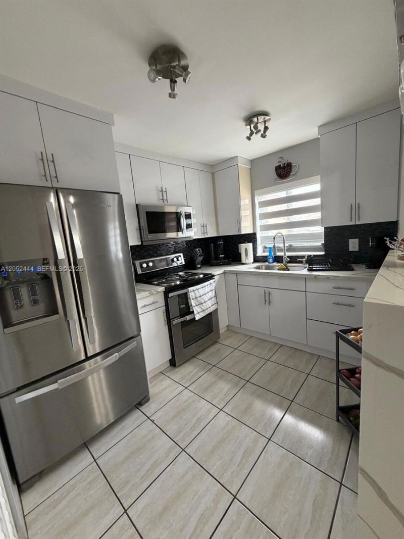2760 W 63rd Pl, Unit 106-23, Hialeah, FL 33016 Photo
