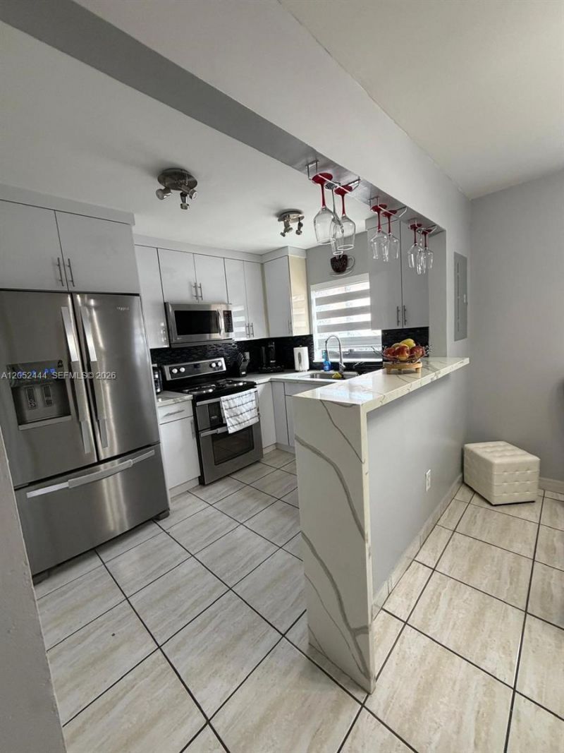 2760 W 63rd Pl, Unit 106-23, Hialeah, FL 33016 Photo
