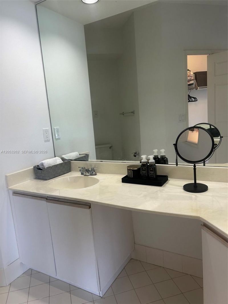 3215 NE 184th St, Unit 14406, Aventura, FL 33160 Photo