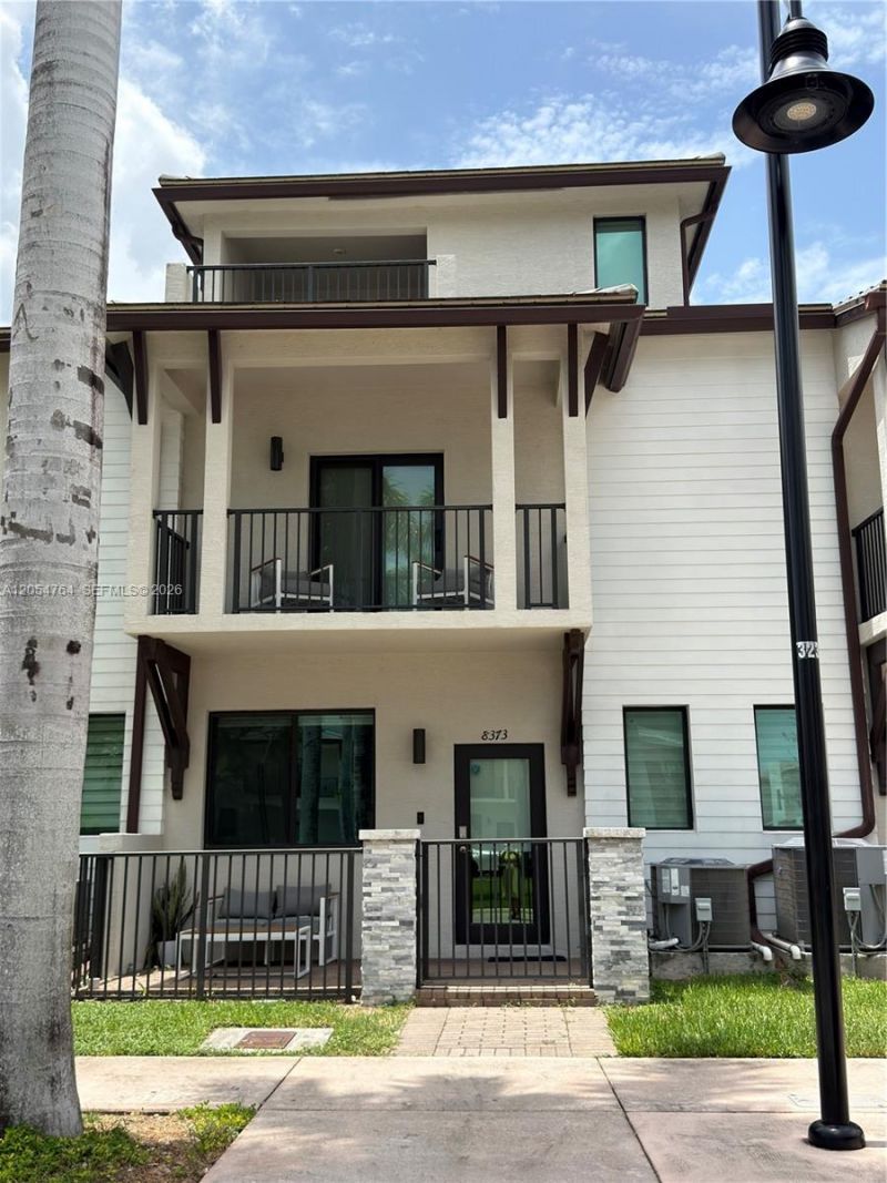 8373 Central Park Blvd, Doral, FL 33166 Photo