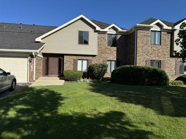 690 Cross Creek Dr Drive , Unit AA, Roselle, IL 60172