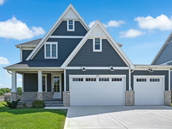 1205 RIDGE Road , Westmont, IL 60559