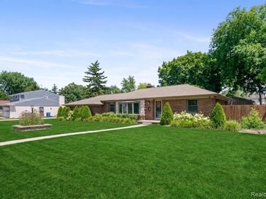 27200 Milton Avenue, Warren, MI 48092