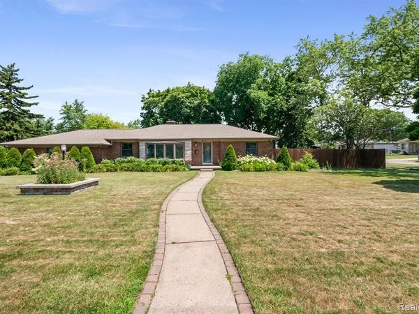 27200 Milton Avenue, Warren, MI 48092