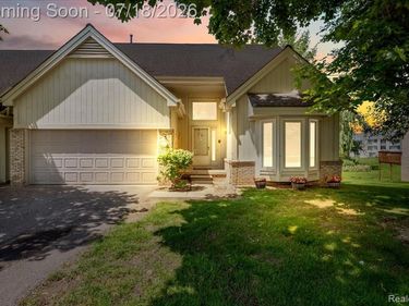 24533 Martel Drive, Farmington Hills, MI 48335