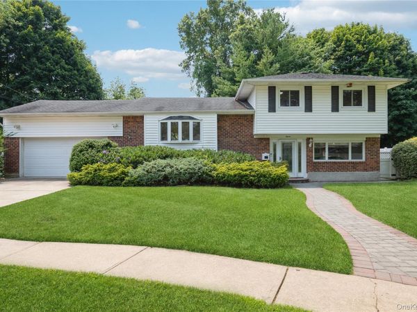 7 Ebb Court , Commack, NY 11725
