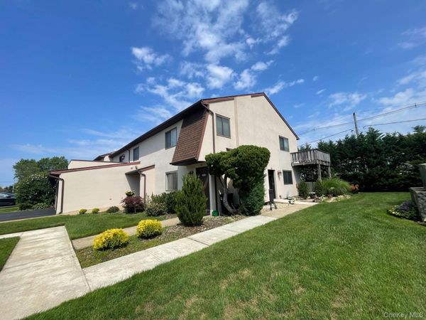 1 Anchorage Way , Unit 1501, Hempstead, NY 11520