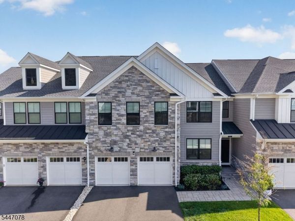 6 Concord Ct, Warren, NJ 07059