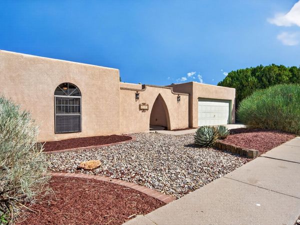 1129 Monte Largo Drive NE, Albuquerque, NM 87123