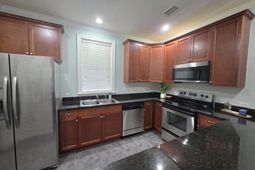 5561 Colonial Chatsworth Circle photo 4