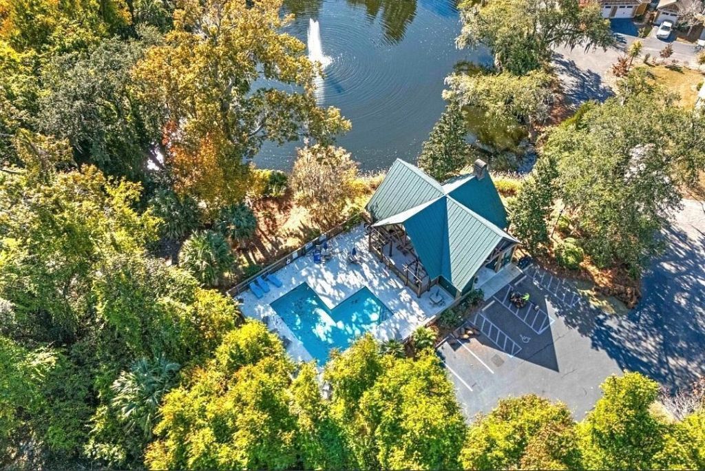 5561 Colonial Chatsworth Circle Photo 6