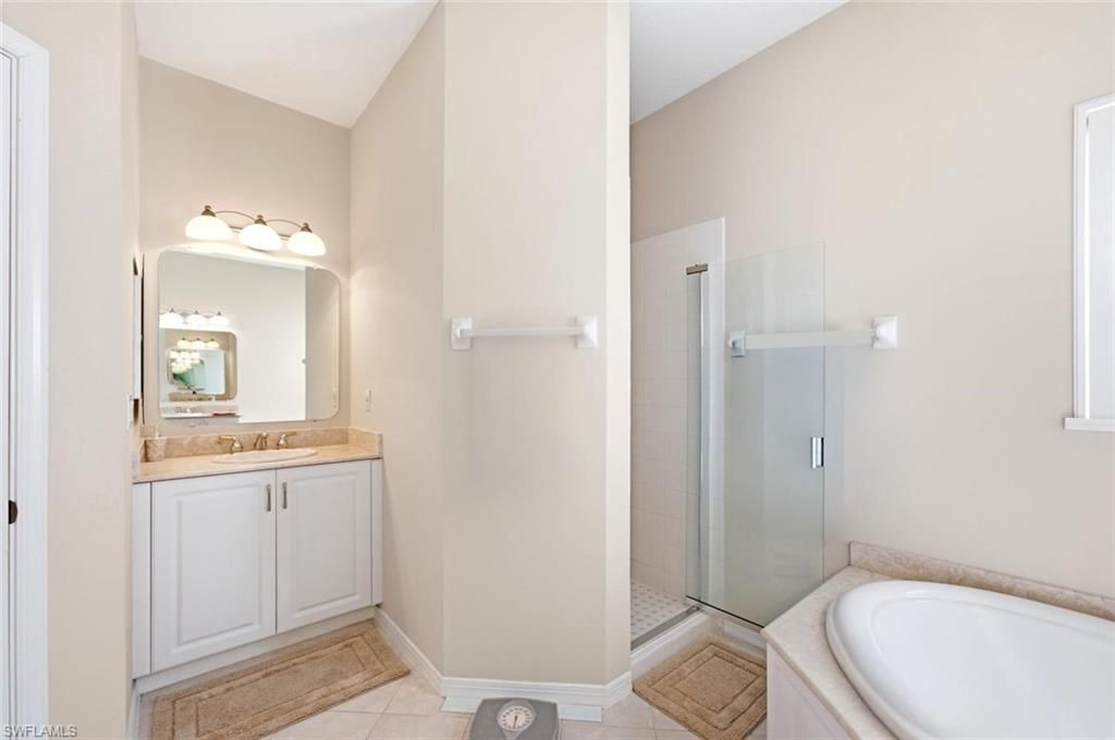 2515 Talon Ct, Unit 404, Naples, FL 34105 Photo