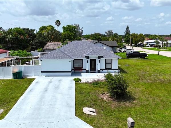 5225 23rd AVE SW, NAPLES, FL 34116