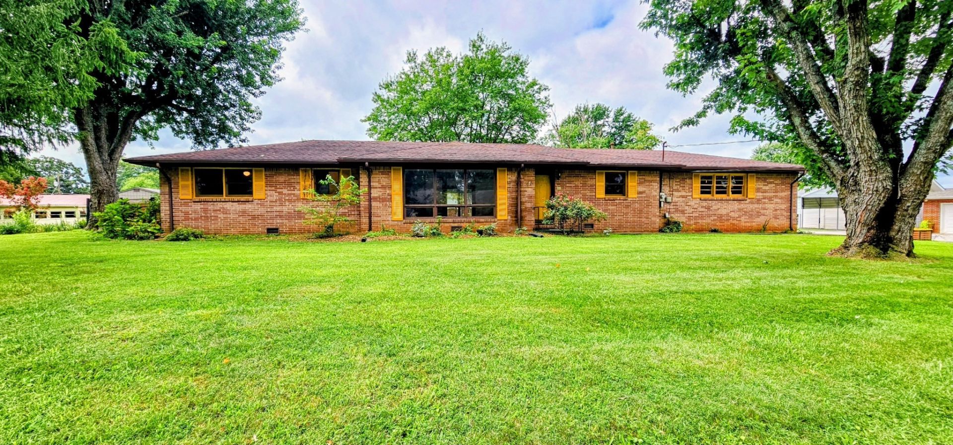 203 Kelly Dr , Decherd, TN 37324 Main Photo