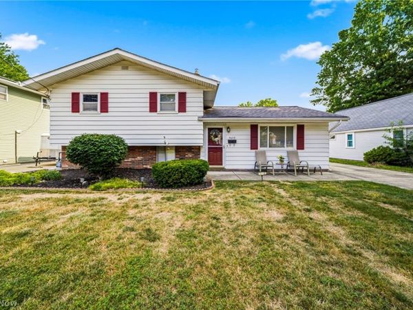 7655 Manor Drive , Mentor on the Lake, OH 44060