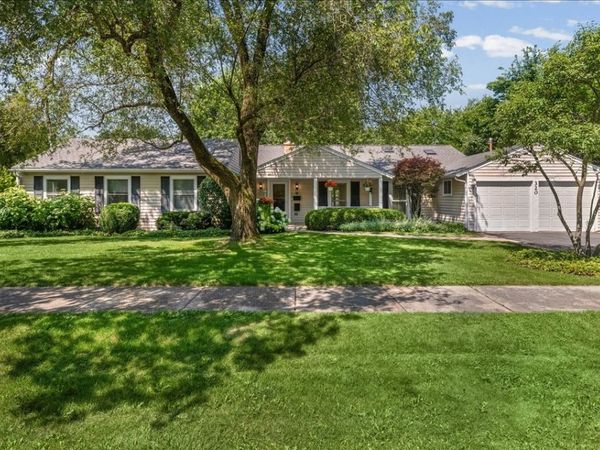 320 Thackeray Lane , Northfield, IL 60093