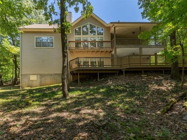 1700 N Applebury Drive, Fayetteville, AR 72701