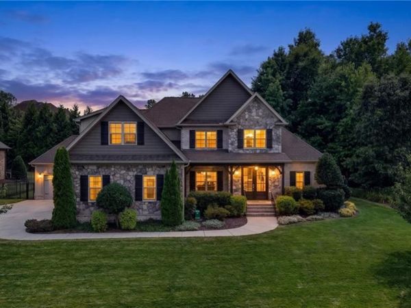 820 Dunleigh Drive, Burlington, NC 27215