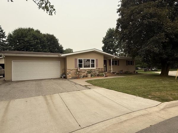 510 Laurel DRIVE, Francis Creek, WI 54214