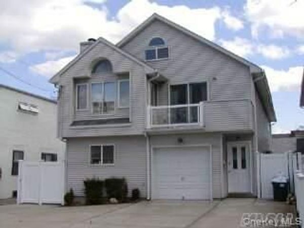 558 Lincoln Boulevard, Long Beach, NY 11561