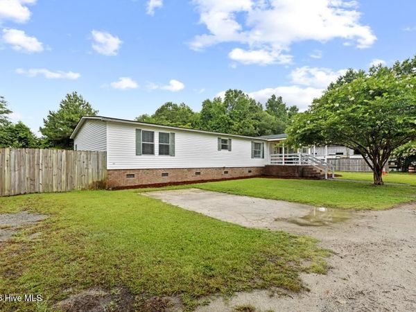 126 Elizabeth Drive E, Hubert, NC 28539