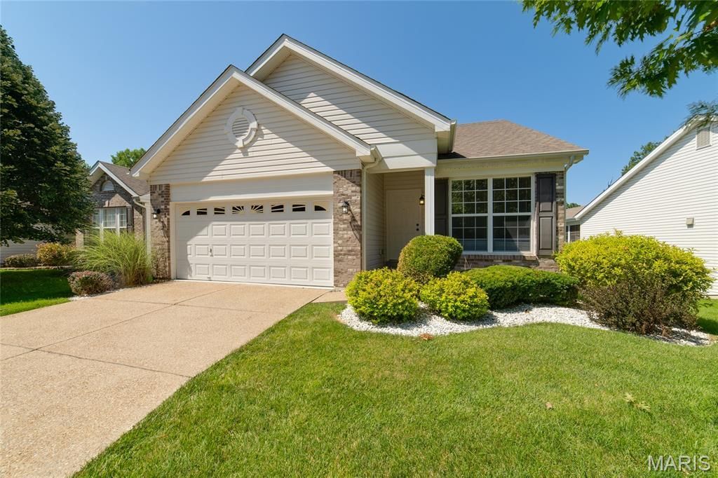 459 Newport Drive , Saint Peters, MO 63376 Main Photo