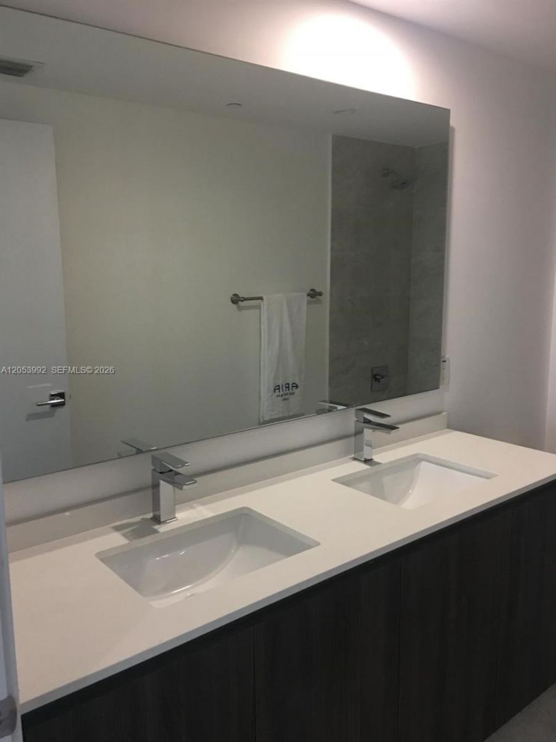 488 NE 18 St , Unit 809, Miami, FL 33132 Photo