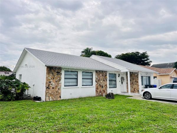 2001 SW 85th Ave, North Lauderdale, FL 33068