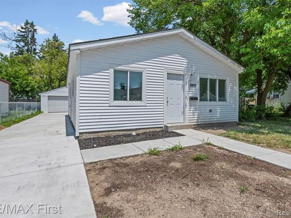 11051 Maxwell Avenue, Warren, MI 48089