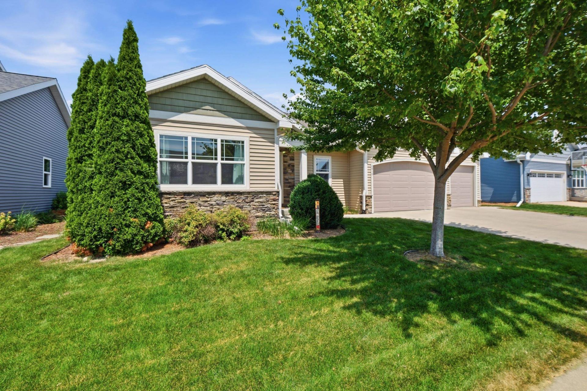 2816 Hazelnut Trail, Sun Prairie, WI 53590 Main Photo