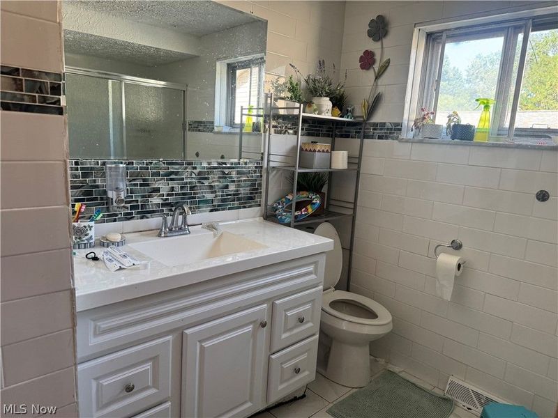 19219 Davinwood Drive, Cleveland, OH 44135 Photo 12