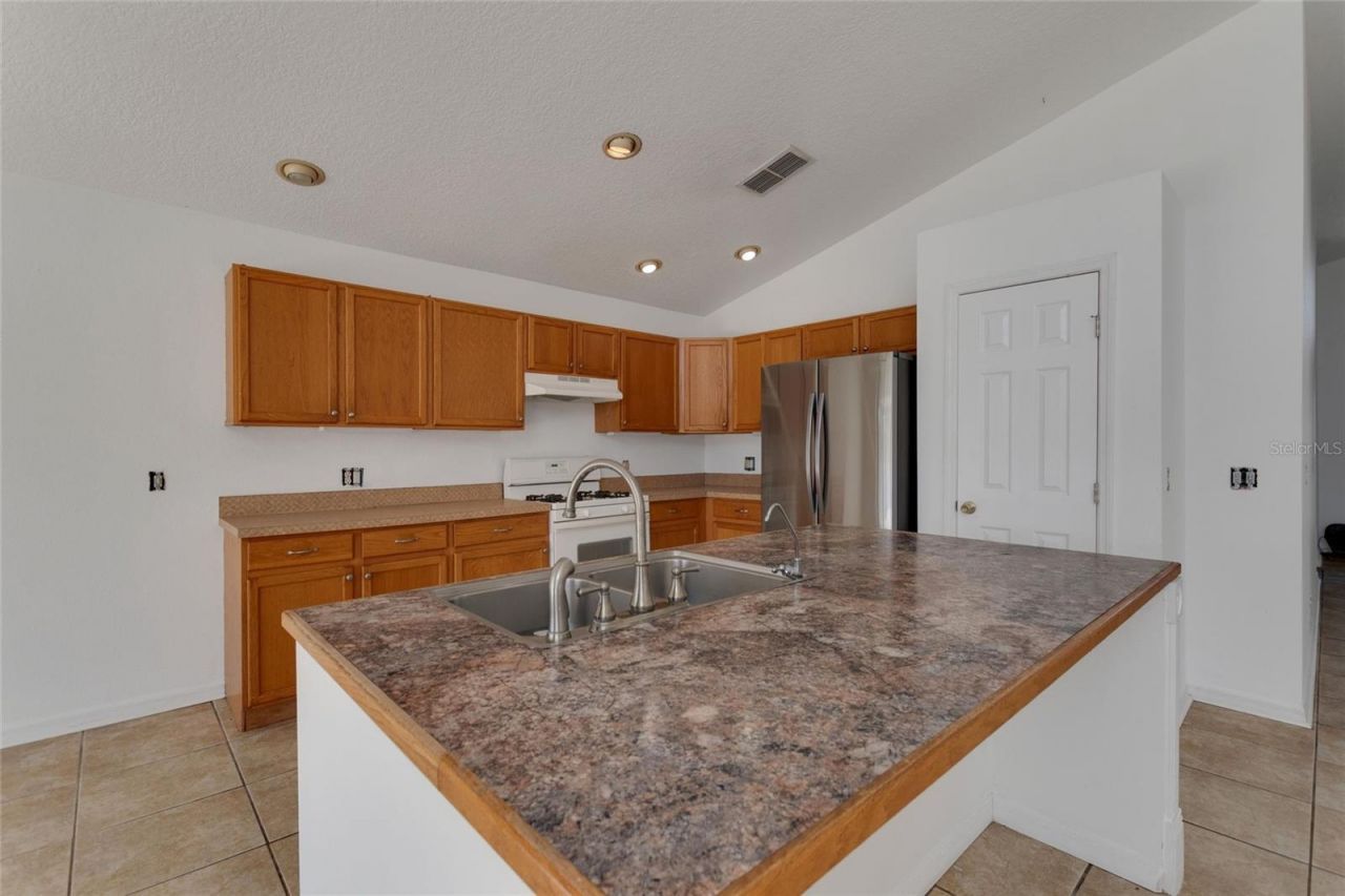 844 Berwick Dr , Davenport, FL 33897 Photo