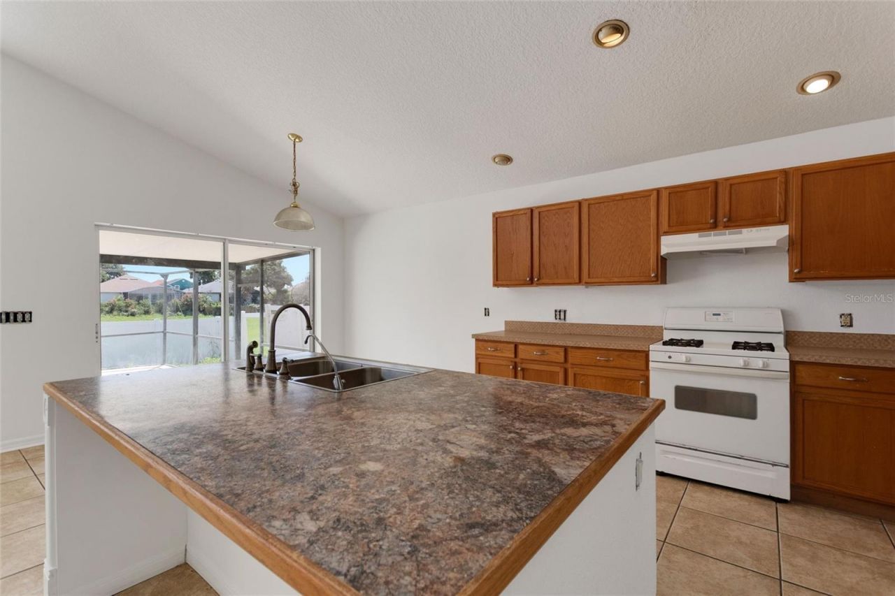 844 Berwick Dr , Davenport, FL 33897 Photo
