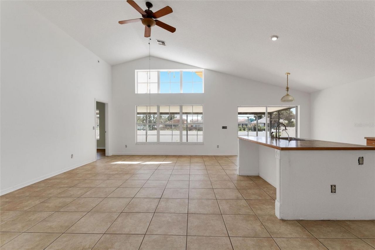 844 Berwick Dr , Davenport, FL 33897 Photo