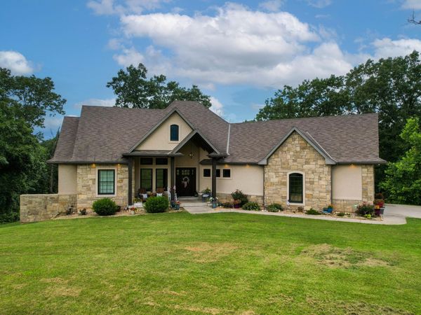 300 Buena Vista Parkway, Strafford, MO 65757