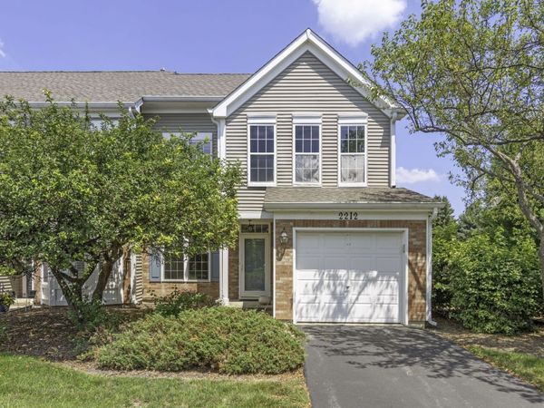 2212 Rossiter Parkway, Plainfield, IL 60586