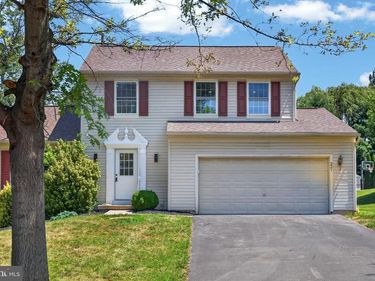 221 FLAGSTONE CIRCLE, COATESVILLE, PA 19320