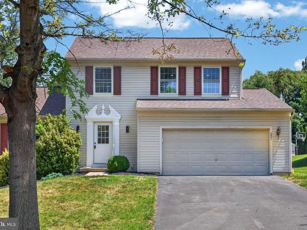 221 FLAGSTONE CIRCLE, COATESVILLE, PA 19320