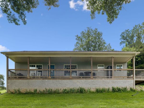 256 Enigma Rd, Chestnut Mound, TN 38552