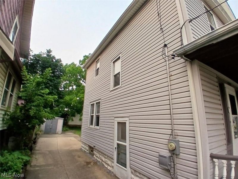 3703 Dawning Avenue , Cleveland, OH 44109 Photo 10