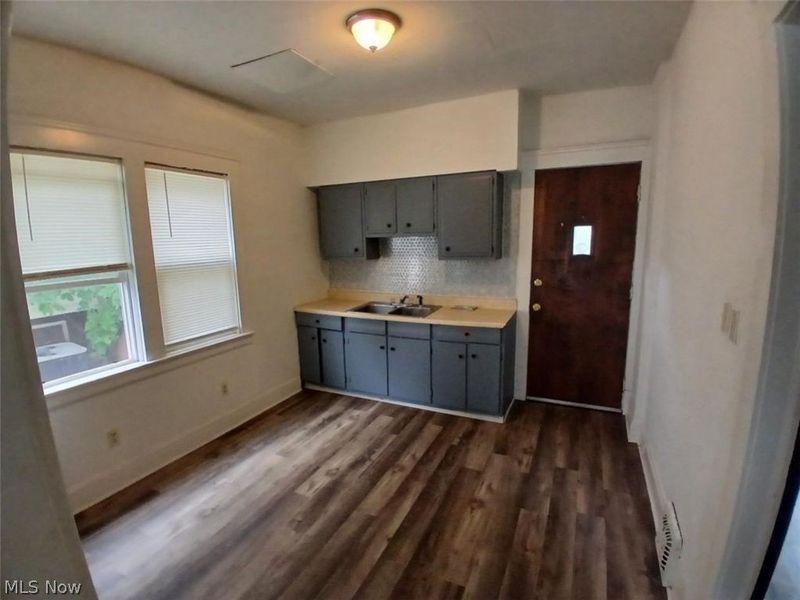 3703 Dawning Avenue , Cleveland, OH 44109 Photo 11