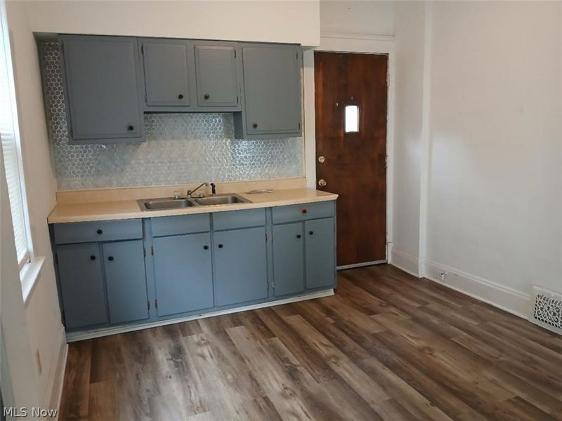 3703 Dawning Avenue , Cleveland, OH 44109 Photo 12