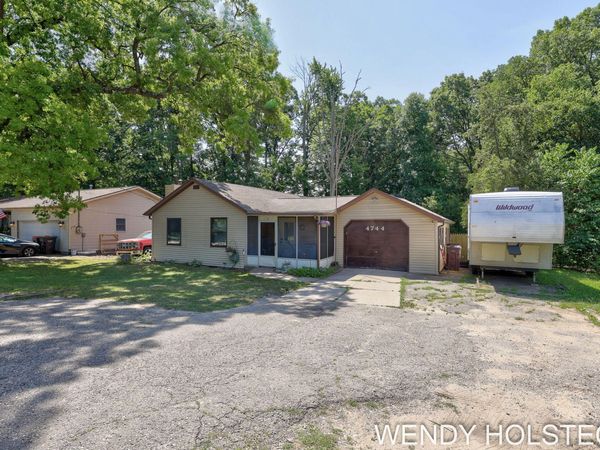 4744 Burton Street SE, Grand Rapids, MI 49546