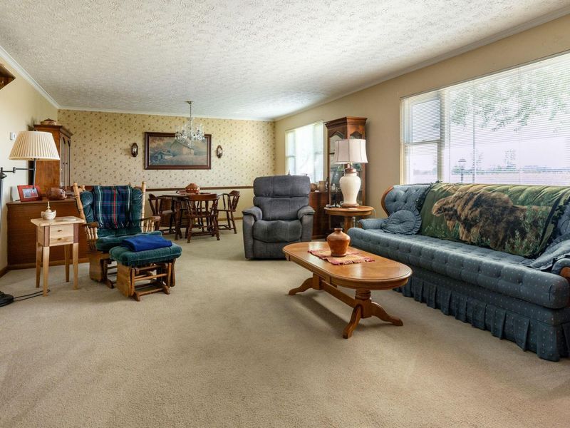 207 Darby Creek Drive , Galloway, OH 43119 Photo 4